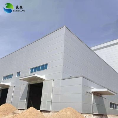 Meerlaagse geprefabriceerde staalconstructie werkplaatsgebouw kits met schuifdeur sandwichpaneel dak en wand