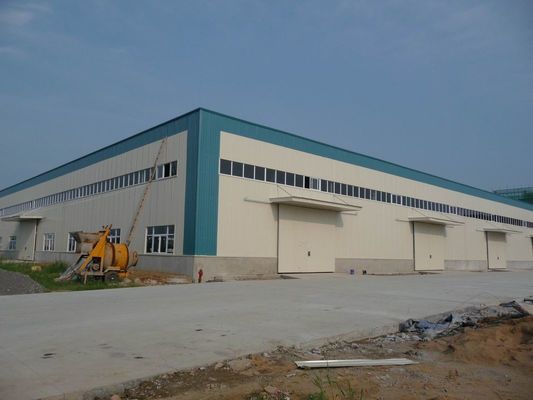 Stalen constructie magazijn met sandwichpaneel dakbedekking en gegalvaniseerd frame
