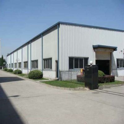 Magazijn met thermisch verzinkte stalen constructie en ISO 9001