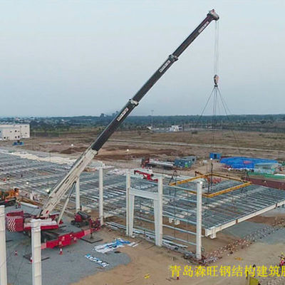 Montage van geprefabriceerd stalen frame Workshop Constructie Met teken