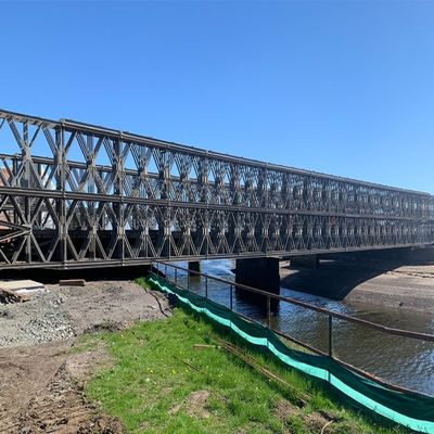 Metalen en staalstructuur brug Industrieel geprefabriceerd staalbruggebouw