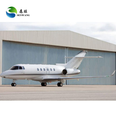 Prefab hangar voor vliegtuigen met gegolfde stalen dakbedekking en een ontwerp op maat voor een optimale parkeerstructuur voor vliegtuigen