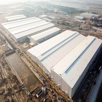 Grote staalconstructie magazijn werkplaats geprefabriceerd bouwwerk
