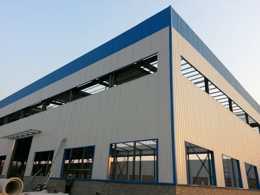 ISO 9001 / CE gecertificeerd geprefabriceerd industrieel staalconstructiegebouw met aangepast metalen frame en licht lassen