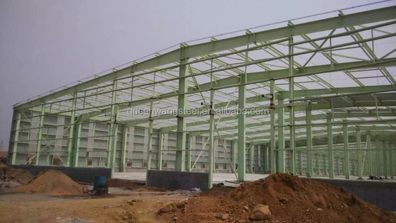 Staalstructuur magazijn met H-staalframe en glasvezelwandbekleding