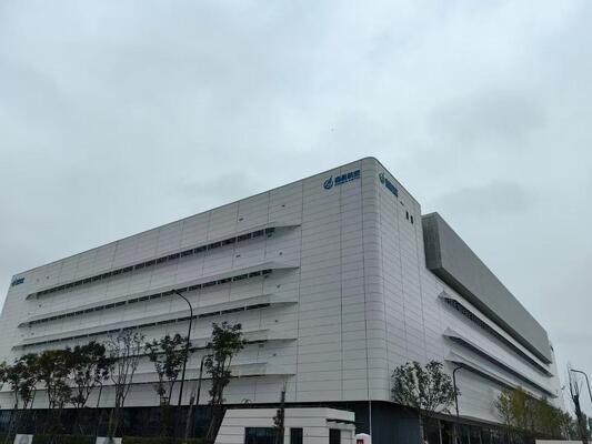 Aardbevingsbestendig Stalen Magazijn met een Structuur van 7-9 Grade Staal met Massieve H-vormige Stalen Balken en Aluminiumlegering Dubbele Glazen Ramen