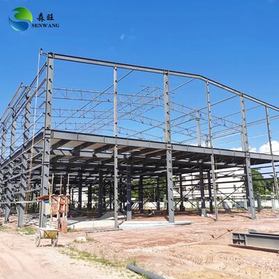 Moderne ontwerpstijl Lichte staalstructuur met C-purlinwand en gegalvaniseerde/geverfde afwerking voor commerciële en magazijnprojecten