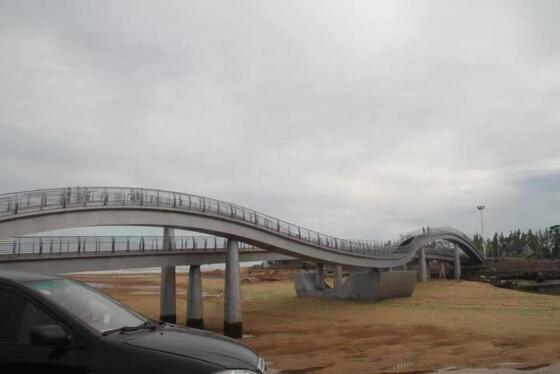 Hoog corrosiebestendig stalen trussbrug met sprayverfcoatingen ontworpen voor industriële en harde weersomstandigheden