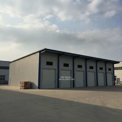 Vlak dak Staal opslaggebouw Makkelijk te installeren Metalen structuur Ideaal voor commerciële opslag en bulkgoederen bescherming