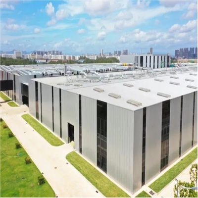 Roof Live Load 0.35kn M2 Steel Structure Warehouse Incorporating Circular Steel Tube Tie Rod en Plane Skylight Lighting voor opslagruimte
