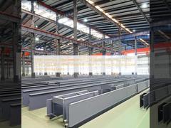 Werkplaats voor het bouwen van hoogwaardig staal met Q235B-staal en andere materialen, ideaal voor zware bouwwerkzaamheden